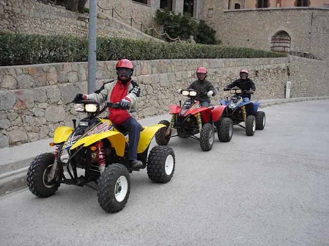  Buggy parcheggiati prima della partenza - 999 - Passeggini in campagna.JPG 